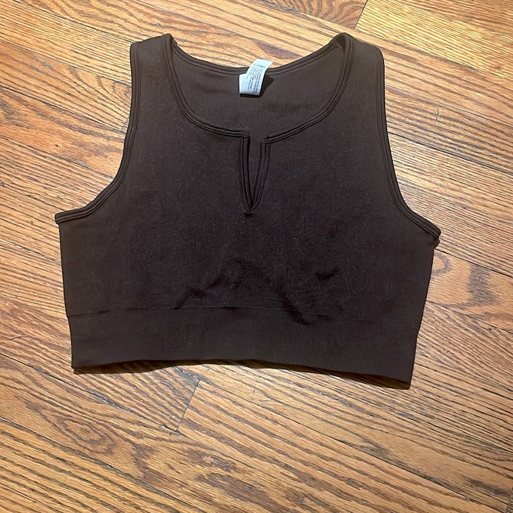 Brown crop top for workout